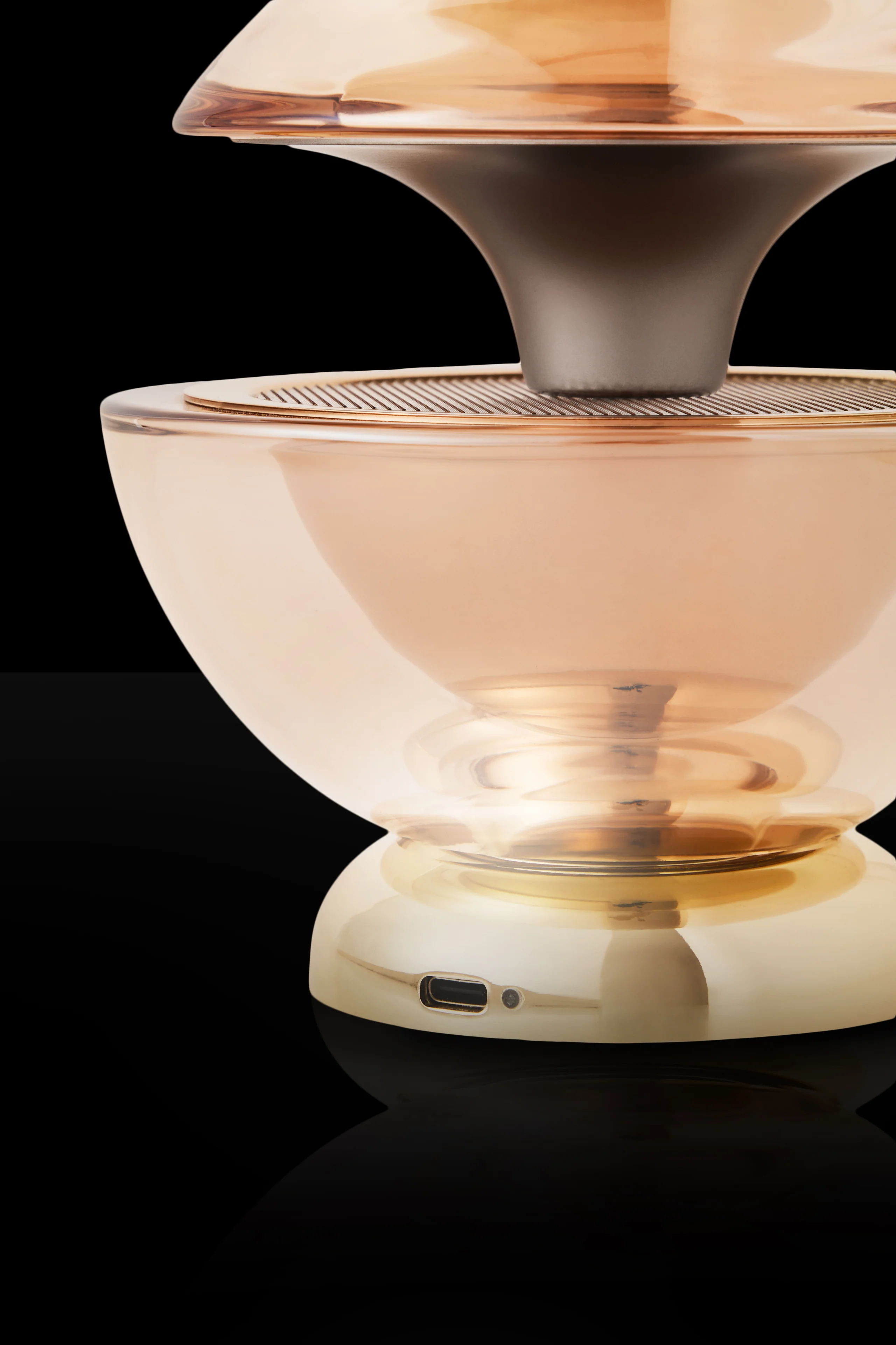 L’Indécente - Rechargeable table lamp - Curiosités Désirables © - Image 3