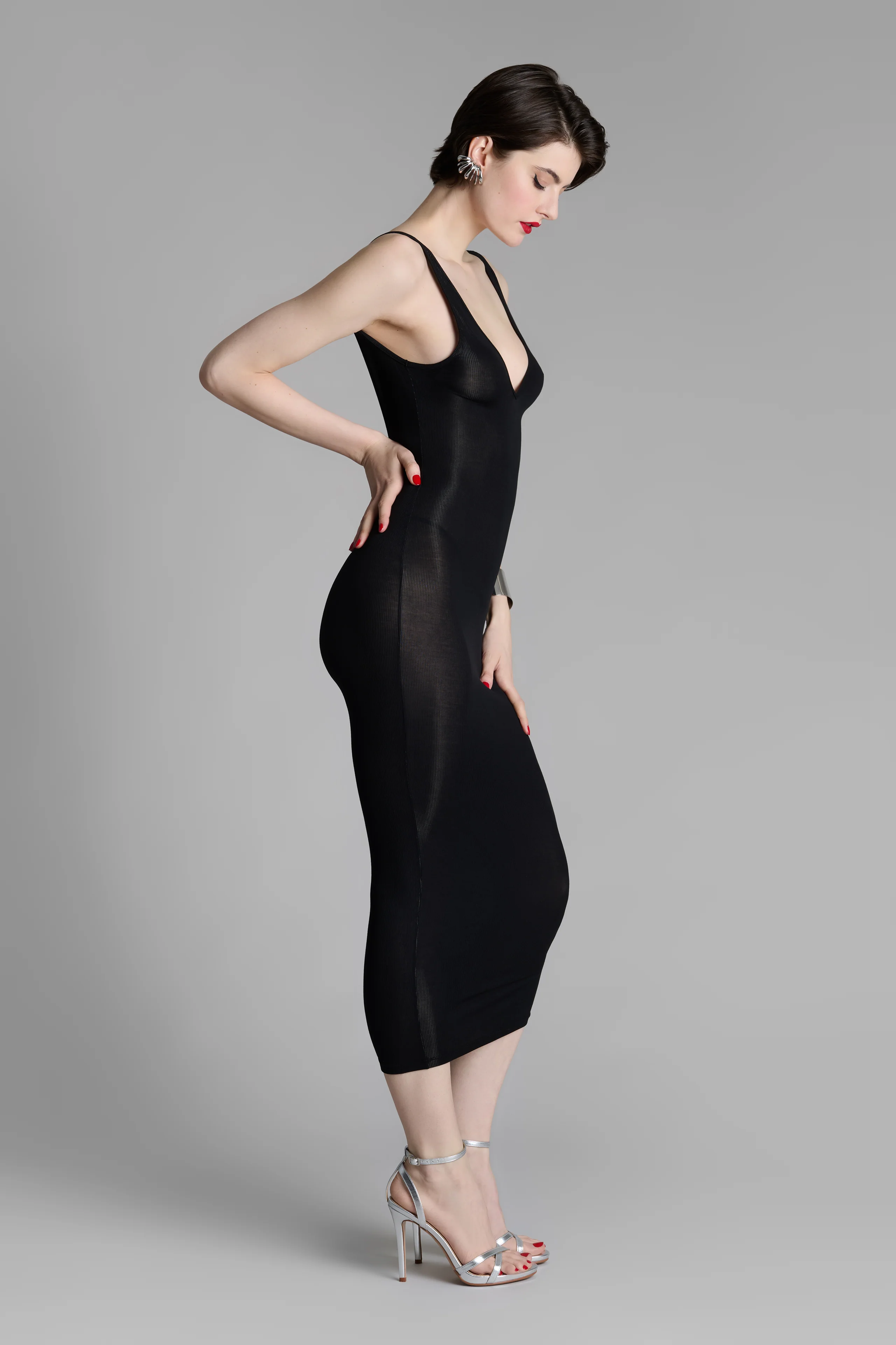 Naked back dress - La Femme Amazone - Image 5